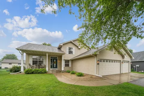 819 Lodge Dr, Jordan, MN 55352