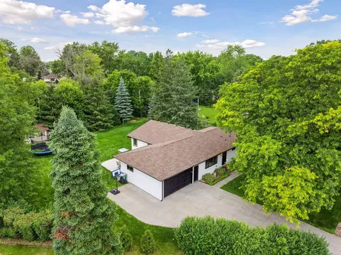 3319 Roll Ln, Eagan, MN 55121