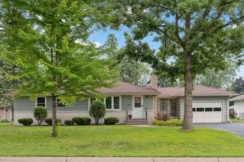 9541 5th Ave S, Bloomington, MN 55420