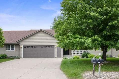1614 Mcleod Ave N, Glencoe, MN 55336