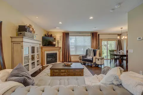 2345 Woodcrest Dr, Woodbury, MN 55129