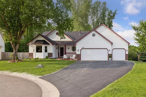 5476 Helena Rd N, Oakdale, MN 55128