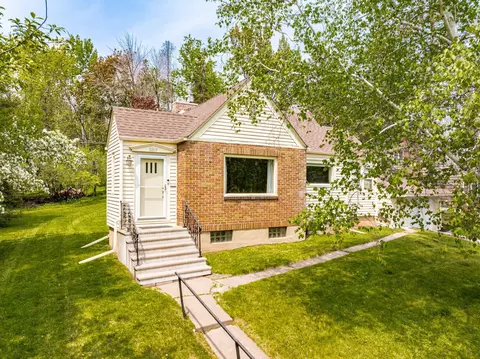 3319 E Superior St, Duluth, MN 55804