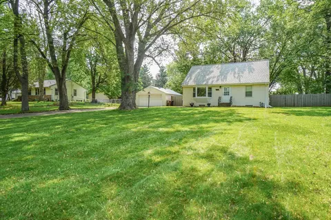 2026 Prosperity Rd, Maplewood, MN 55109