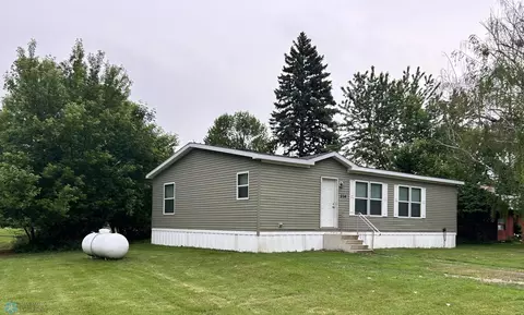 334 1st Ave NW, Mayville, ND 58257