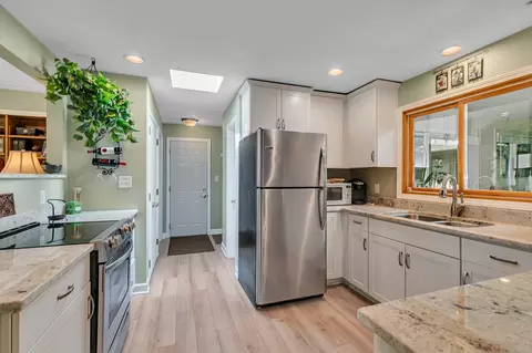 725 N Park Pl, Saint Cloud, MN 56301 photo 8