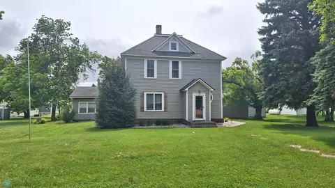 506 Steele Ave, Hope, ND 58046