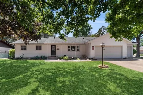 8186 Hames Rd S, Cottage Grove, MN 55016