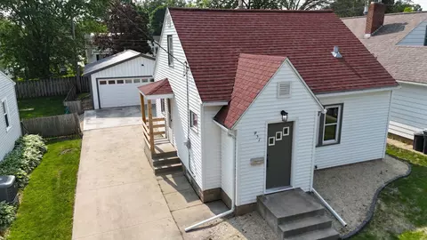 951 13th Ave NE, Rochester, MN 55906