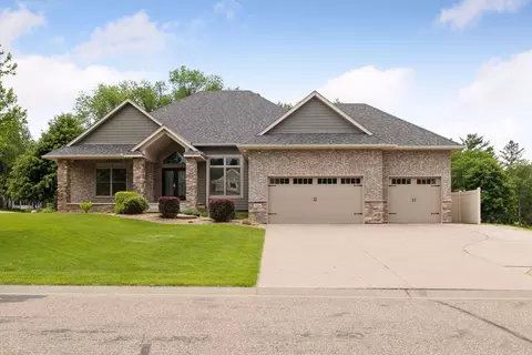 528 Park Pl, Vadnais Heights, MN 55127
