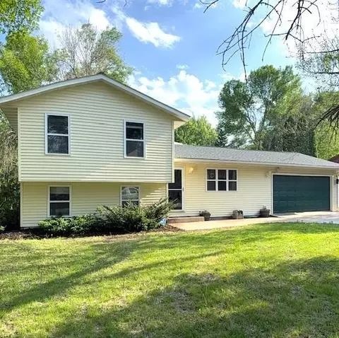403 Medayto Dr, Spicer, MN 56288