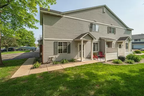 1667 Brittany Dr, Shakopee, MN 55379