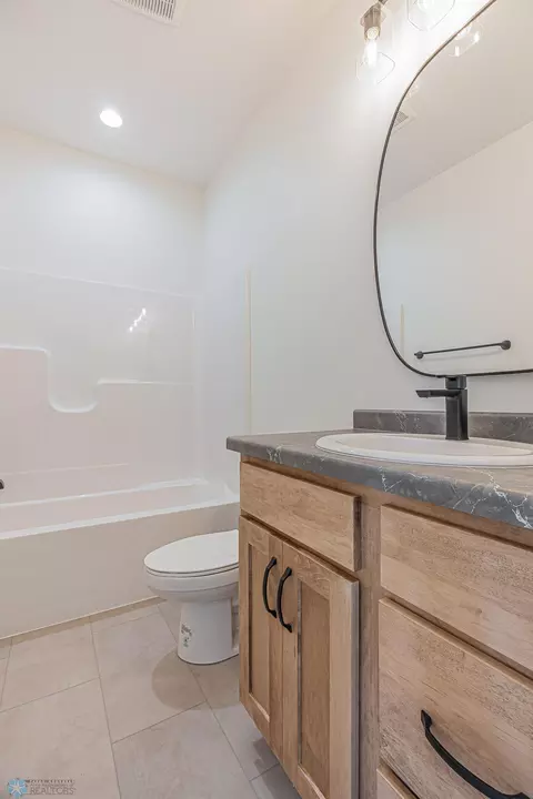 4740 Hampton Loop S, Moorhead, MN 56560 photo 14