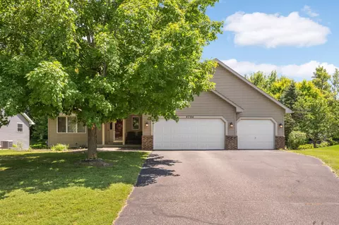 4704 Weston Hills Dr, Eagan, MN 55123