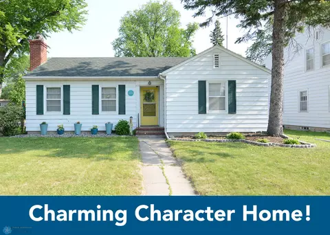 1302 6th Ave S, Moorhead, MN 56560
