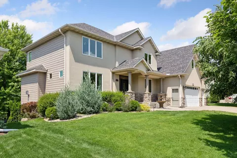 2464 Cottage Grove Dr, Woodbury, MN 55129