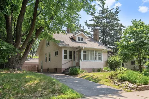 1252 Arkwright St, Saint Paul, MN 55130