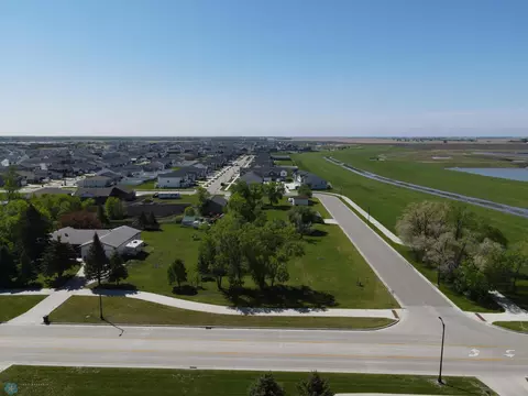 2786 S 64th Ave S, Fargo, ND 58104