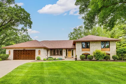 14900 1st Ave S, Burnsville, MN 55306