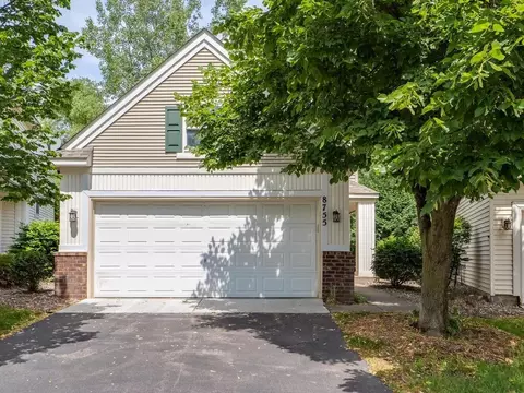 8755 N Bay Dr, Chanhassen, MN 55317
