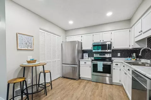 2443 Wimbledon Bay, Woodbury, MN 55125