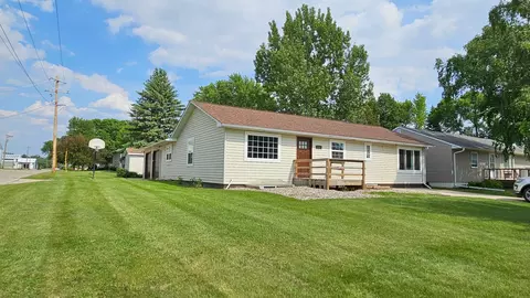 111 10th Ave SE, Elbow Lake, MN 56531