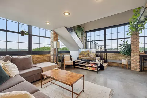 730 Stinson Blvd #425, Minneapolis, MN 55413