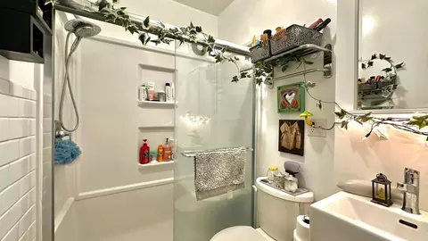 Bath - 2212 Springvale Ct, Duluth, MN 55811 photo 1 of 2
