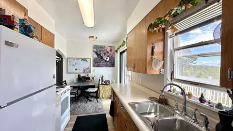 Kitchen - 2212 Springvale Ct, Duluth, MN 55811 photo 4 of 6