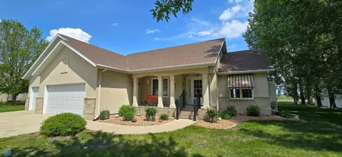 4708 21st St N, Moorhead, MN 56560