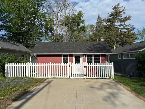 1211 10th St, Hudson, WI 54016