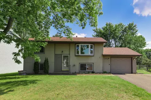 1362 Meadowmoor Dr NE, Fridley, MN 55432