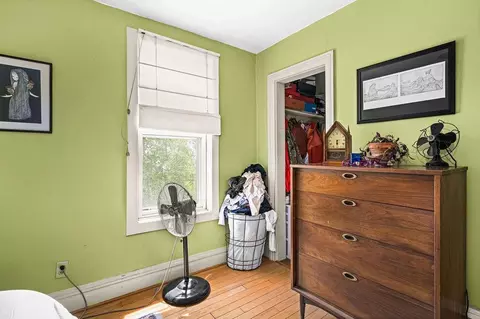 Bedroom - 714 E 5th St, Duluth, MN 55805 photo 3 of 4