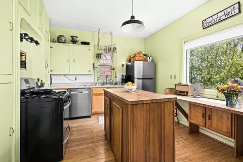 Kitchen - 714 E 5th St, Duluth, MN 55805 photo 2 of 2