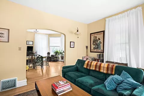 Living - 714 E 5th St, Duluth, MN 55805 photo 1 of 3
