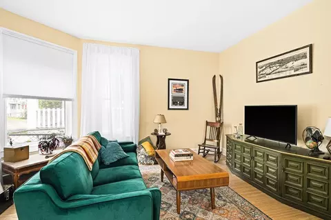 Living - 714 E 5th St, Duluth, MN 55805 photo 3 of 3
