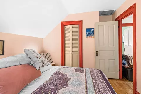 Bedroom - 714 E 5th St, Duluth, MN 55805 photo 2 of 4