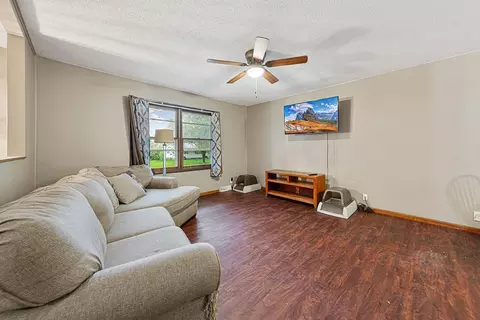 2413 Larson Ave, Albert Lea, MN 56007 photo 2