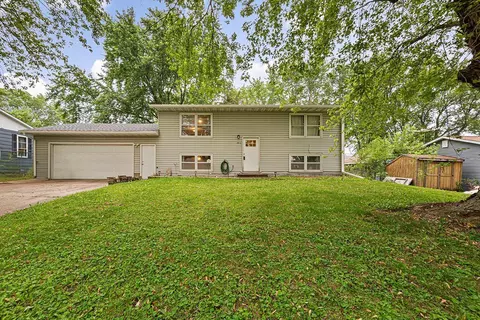 2413 Larson Ave, Albert Lea, MN 56007