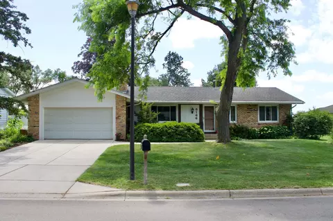 8166 Henslowe Ave S, Cottage Grove, MN 55016