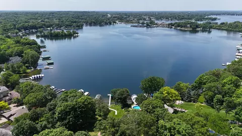 5190 Saint Albans Bay Rd, Excelsior, MN 55331 photo 2