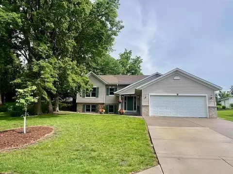 131 24th St W, Hastings, MN 55033