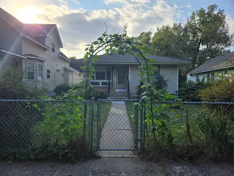 3649 Perry Ave N, Robbinsdale, MN 55422