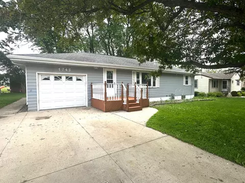 1745 S Shore Dr, Worthington, MN 56187