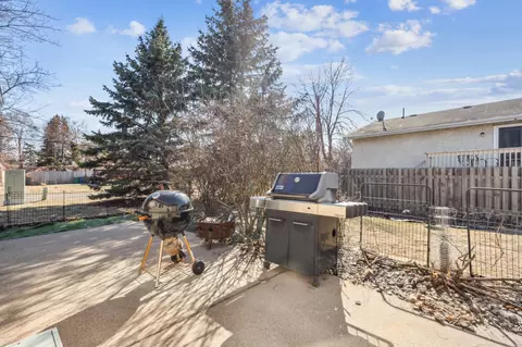 Exterior - 983 County Road D E, Maplewood, MN 55109 photo 2 of 4
