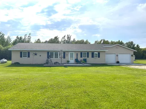 37311 580th Ave, Warroad, MN 56763