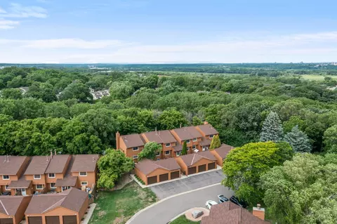 View/Area - 1626 Raindrop Dr, Eagan, MN 55121 photo 2 of 3