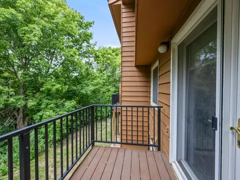 Exterior - 1626 Raindrop Dr, Eagan, MN 55121 photo 4 of 4