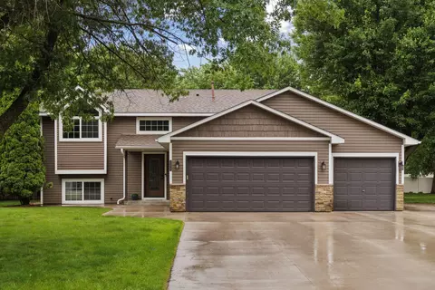 7275 Heather Ct N, Lino Lakes, MN 55014