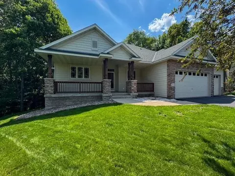 1973 Raspberry Ln, Shakopee, MN 55379